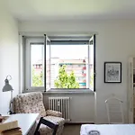 Youhosty - San Siro View Appartement