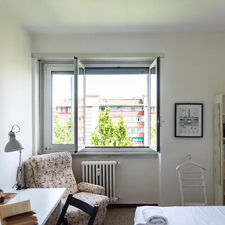 Youhosty - San Siro View Apartment